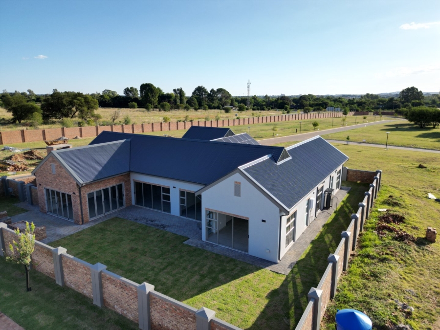 Commercial Property for Sale in Vyfhoek A H North West